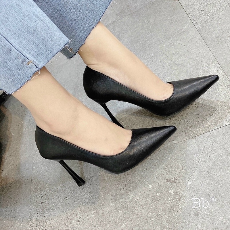 Giày cao gót về ba màu