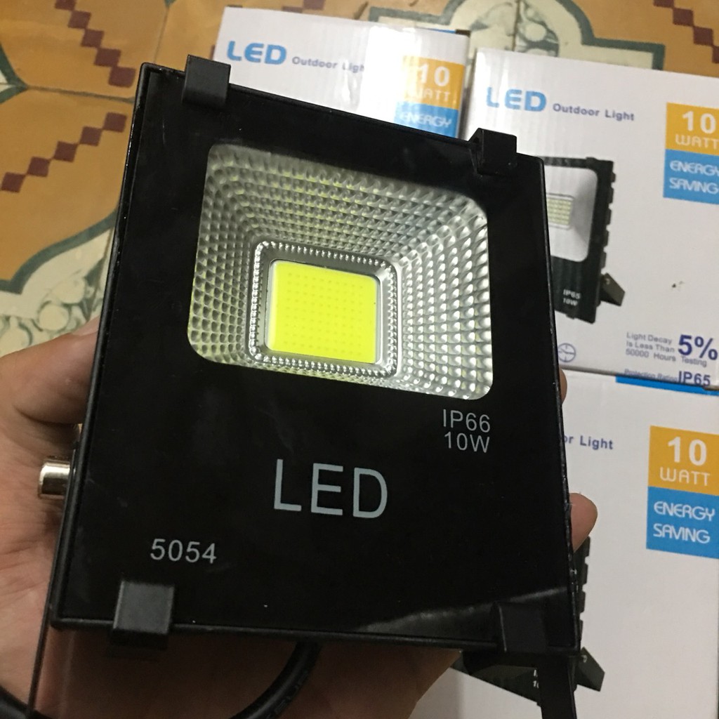 [HOT] Đèn pha led 10w chống nước chiếu sáng biển bảng, sân vườn, nhà cửa - Bảng điện cao cấp vinaka