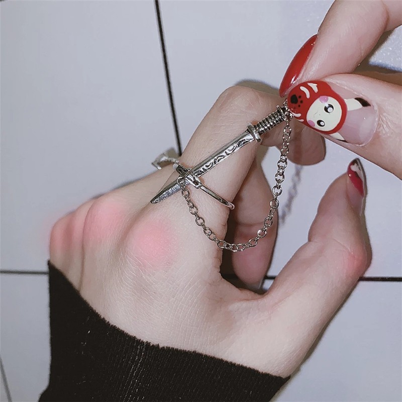 Nhẫn Họa Tiết Đầu Lâu Có Thể Chuyển Động Độc Đáo