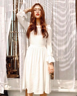 Đầm xoè tay dài V lưng