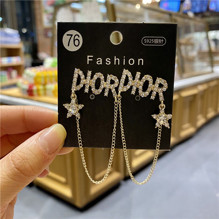 Khuyên tai các mẫu hot năm 2021