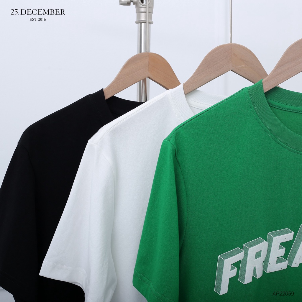 Áo phông họa tiết chữ Freakish - 25.December AP22059