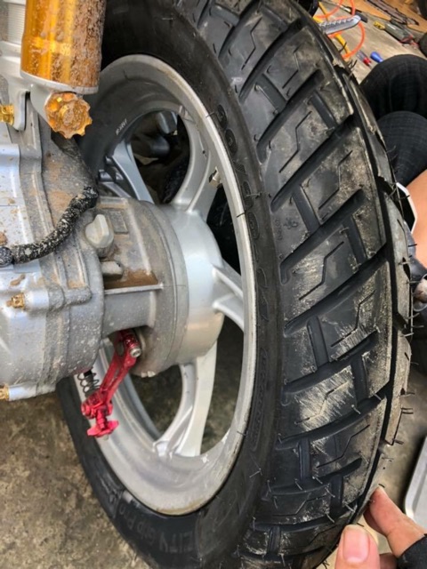 Vỏ xe tay ga Michelin 90/90-14 gai Grip chống đinh