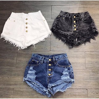 Set áo thun cổ yếm + quần jean đùi