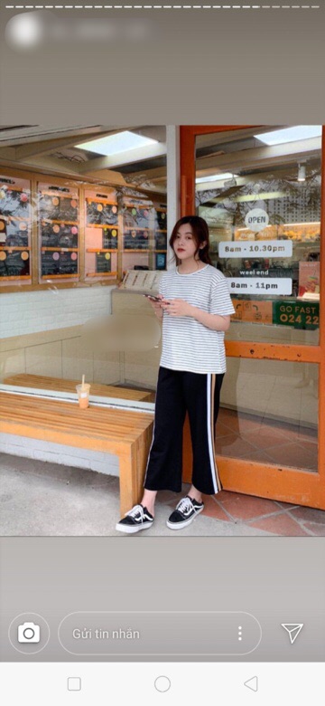 Quần sọc suông xẻ gấu