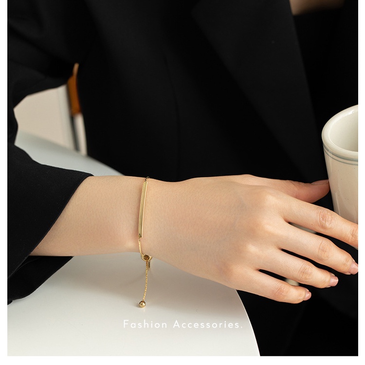 Pretty simple adjustable size bracelet for women