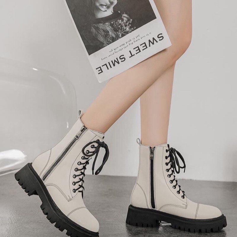 Boots trắng gót đen cao 5p dễ dàng phối đồ