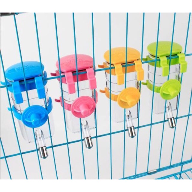 Bình treo chuồng cao cấp vát đít có nút vặn cố định, giúp tiết kiêm không gian lồng cho chó mèo