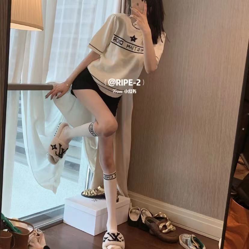 Tất Lưới Dài Ngang Gối In Chữ D Màu Trắng Đen Phong Cách Thể Thao Đường Phố Cá Tính