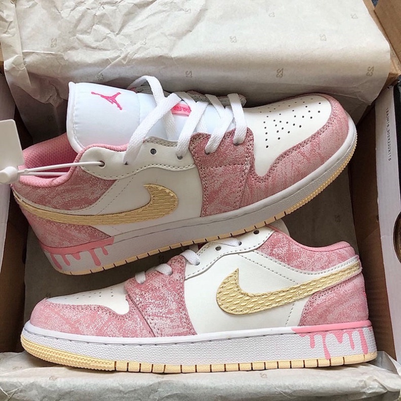 Giày Thể Thao Nữ Air Jordan 1 Low Hồng Kem Vảy Sơn  Full Box 2021