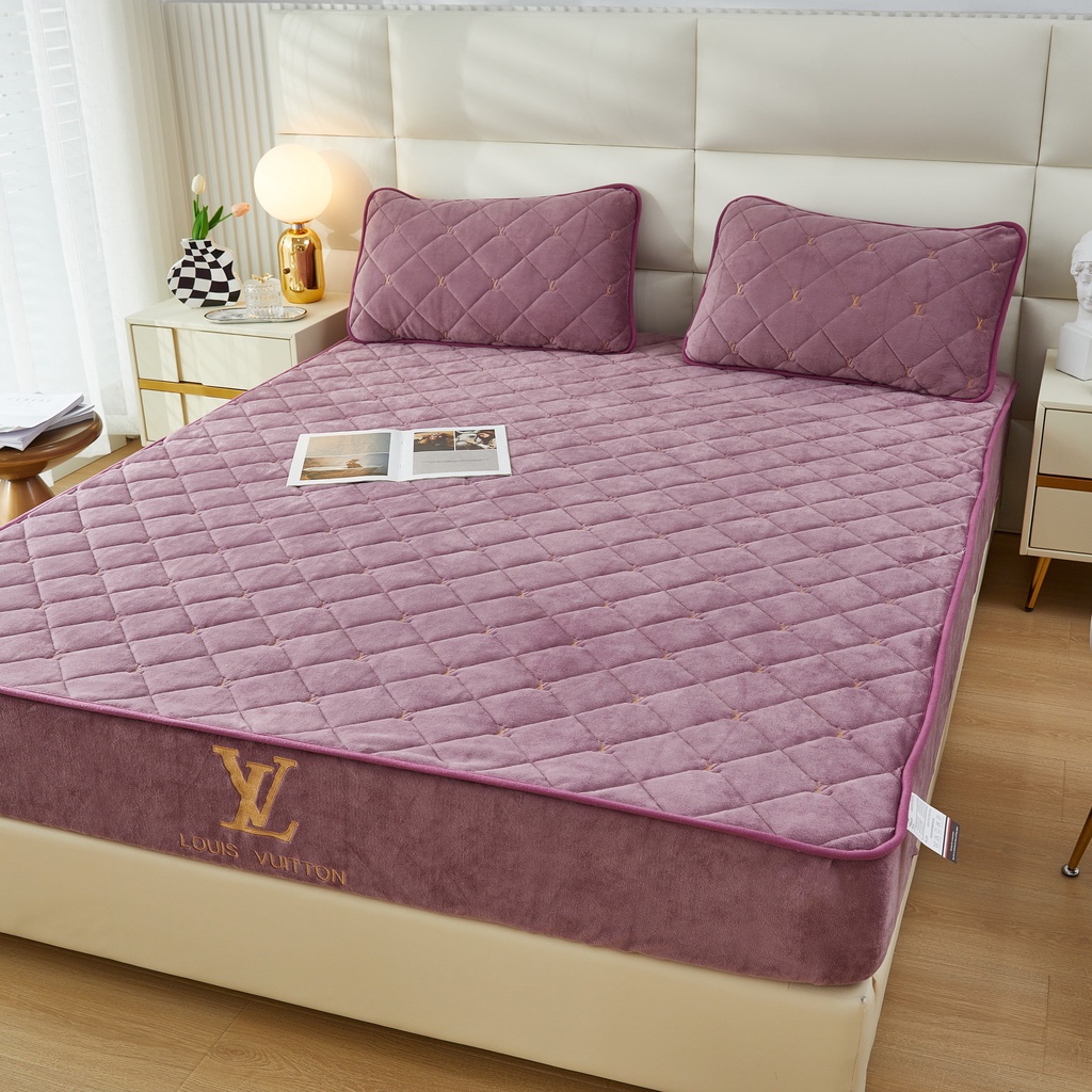 Bộ ga nỉ bọc điệm ,bo chun thêu LV cao cấp siêu mềm mịn đủ kích thước (tặng kèm 2 vỏ gối cùng màu) SHOP VŨ THỊ THƠM