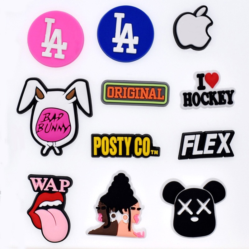 Violent bear Crocs Jibbitz Phụ Kiện Trang Trí Dép Chủ đề phim hoạt hình thời trang DIY Shoe Charms pvc accessories Với 1000 Mẫu Lựa Chọn