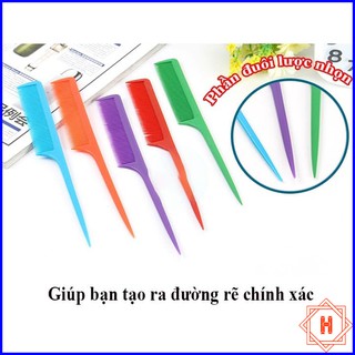 Lược nhựa nhọn rẽ ngôi chuyên dụng hoàn hảo
