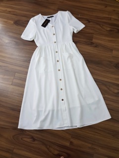 Đầm cổ tim midi