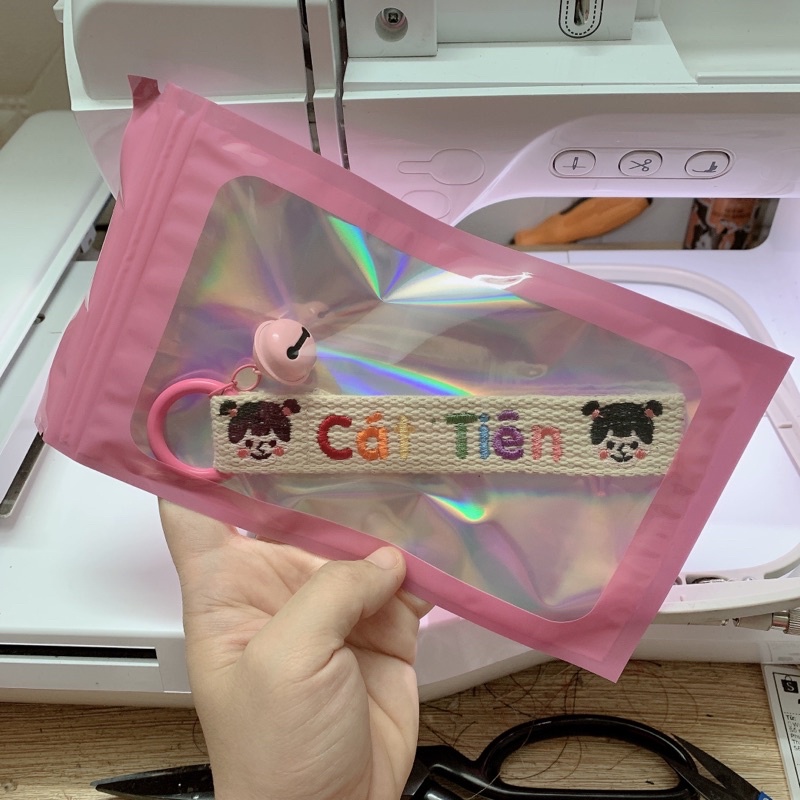 Nametag thêu tên nhiều màu sắc cực cute 🤎