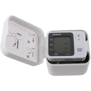 Máy đo huyết áp cổ tay Omron HEM-6131