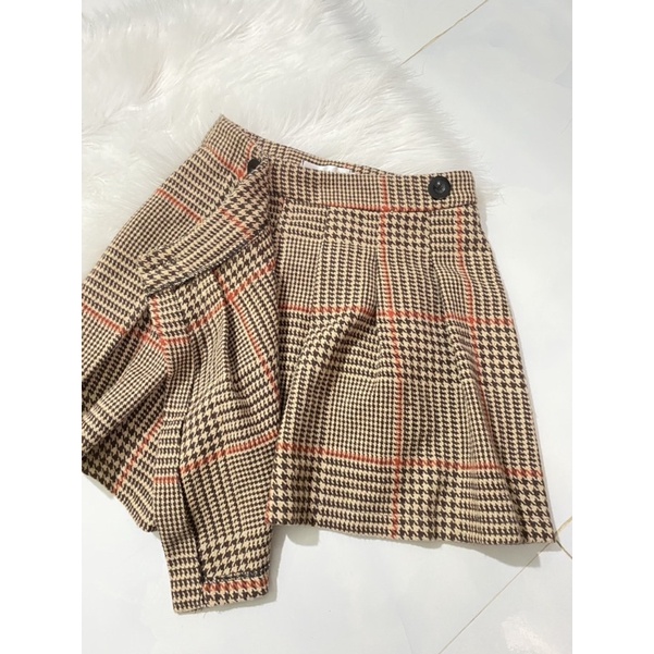 Thanh lí chân váy