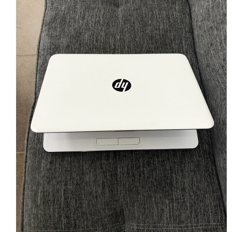 Laptop HP 14- AM12TTU Core i5 7200U/ Ram 8Gb/ SSD 256Gb .