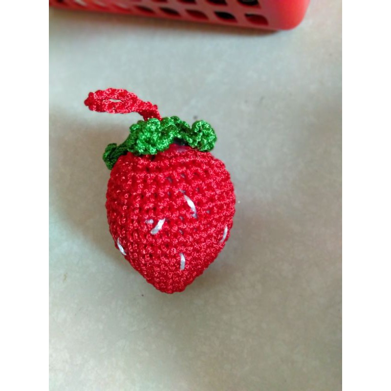 MÓC KHOÁ HÌNH TRÁI DÂU | BigBuy360 - bigbuy360.vn