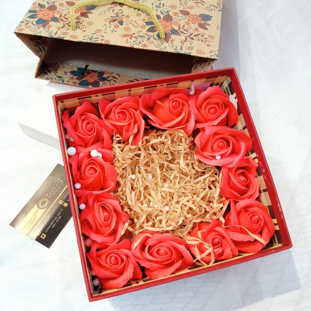 Combo hộp đựng quà đầy hoa tặng kèm túi hoa đựng quà tặng sinh nhật, quà 2010, 83 valentine tặng mẹ, vk bạn gái (A9)