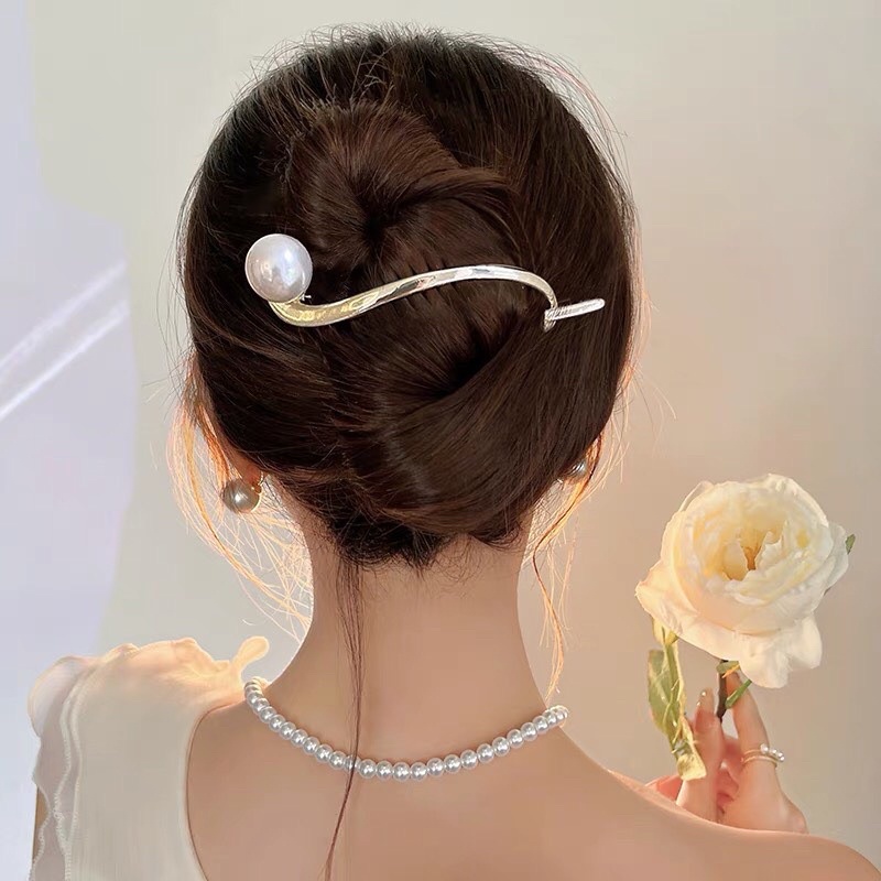 Kẹp tóc búi kim loại đính hạt độc lạ tiểu thư K20