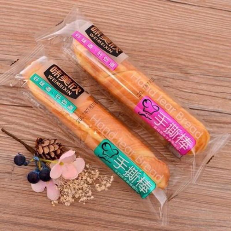 1 cái bánh mỳ que ngàn lớp vị nho đen, vị bơ sữa hàng sẵn