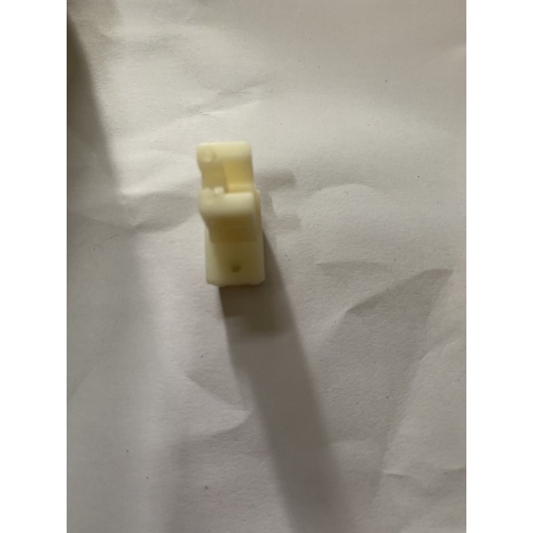 chân vịt tra khoá giọt nước nhựa máy gia đình đời cũ singer, buo.m…