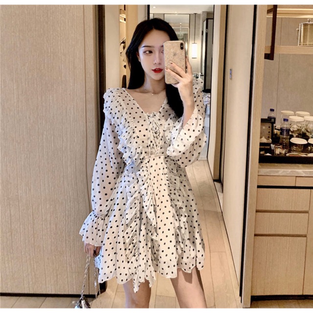 Váy chấm bi