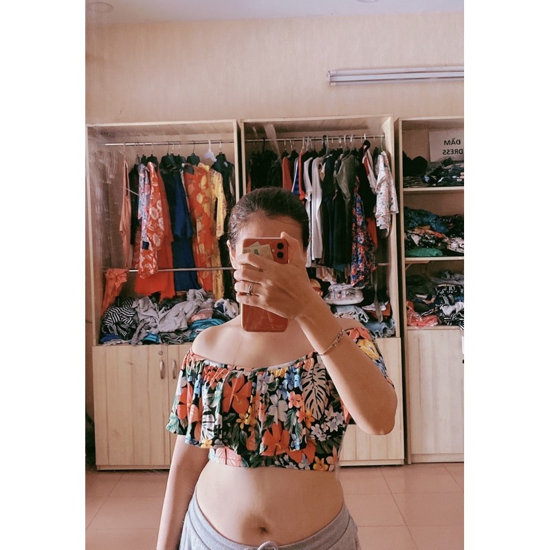 Áo thun víco hở vai xinh xắn