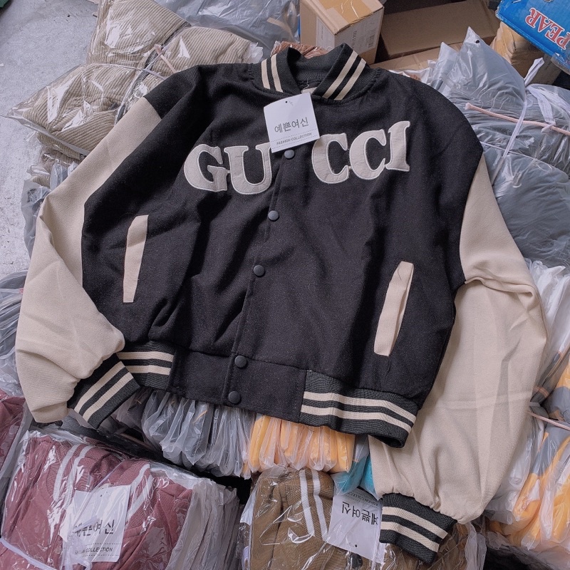 Áo khoác nữ nút bấm lót dù thêu chữ