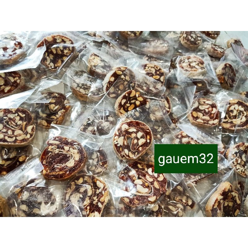 500gram-Kẹo Chuối cuộn Bánh Tráng đặc sản Bến Tre