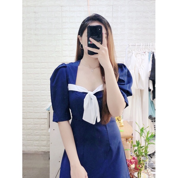 Đầm navy viền cut out