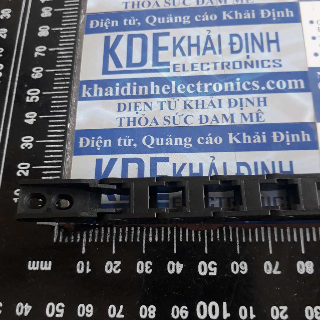 dây đai nhưa đen kéo duỗi dây điện, dây tín hiệu…. Khoảng trống 10x10mm, 1 mét kde4200