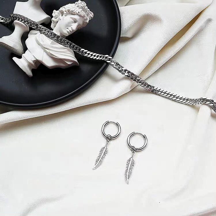 LEAF EARRING khuyên tai titan chiếc lá nam nữ không gỉ không đen không dị ứng