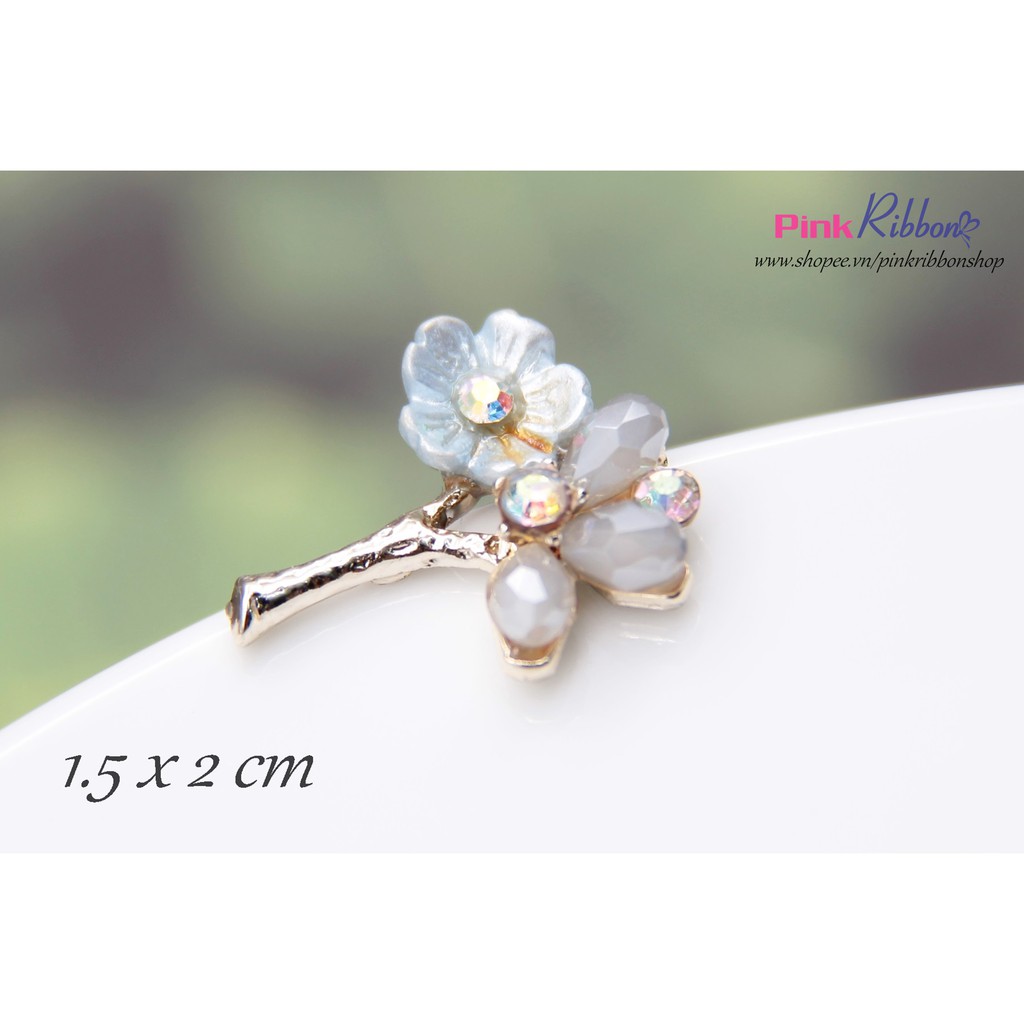 Charm cành hoa mai gắn đá nhí 3 màu