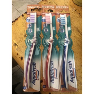 Bàn chải đánh răng Aquafresh