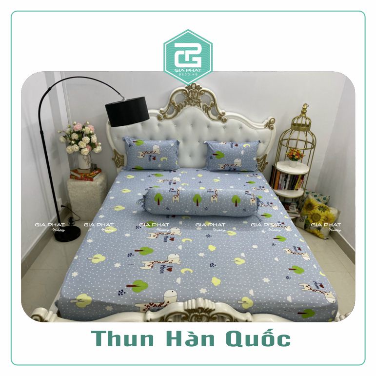 Bộ Ga Gối Thun Lạnh Hàn Quốc 4 Món họa tiết Hươu cao cổ ( 1 ga bọc + 2 vỏ gối nằm + 1 vỏ gối ôm )