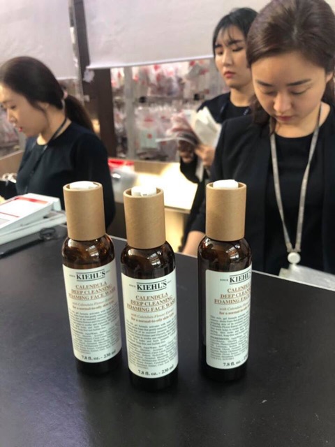 Sữa rửa mặt Kiehl's Hoa cúc