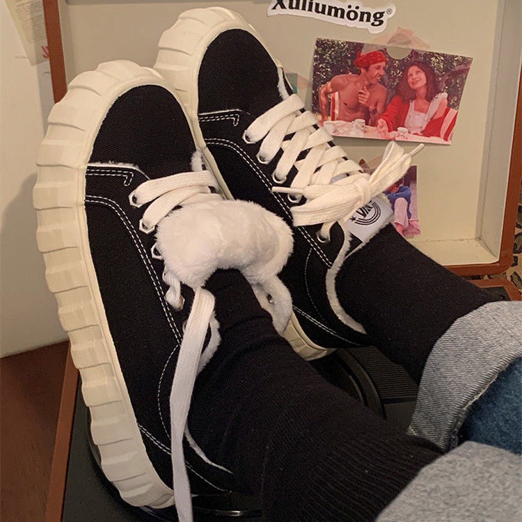 Giày thể thao nữ đế dày 4cm đen trắng basic cực xinh