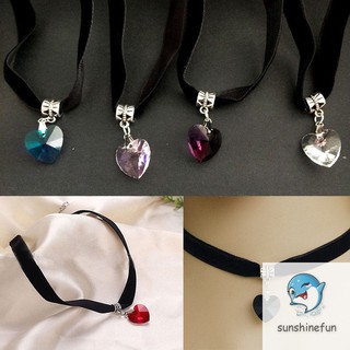 Vòng cổ choker nhung mặt trái tim đính đá pha lê phong cách Gothic cổ điển