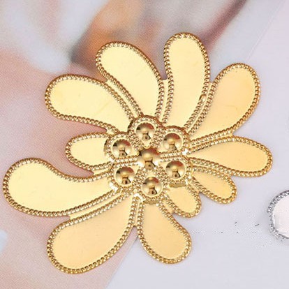 1 phiến hoa cúc 45*56mm