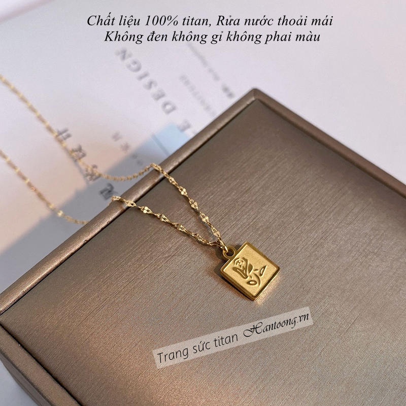Dây chuyền titan nữ không gỉ mặt vuông hình hoa hồng phong cách thời trang sang trọng cổ điển mẫu mới 2022