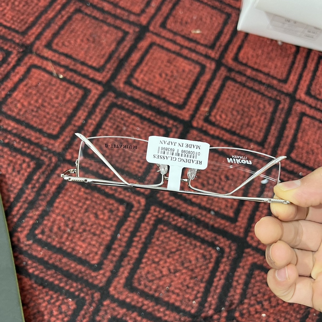 Gọng kính Titanium công nghệ mạ crom nano hàng thiết kế cao cấp chống rỉ tốt nửa viền gọng cước Bạc sáng KT200BAC