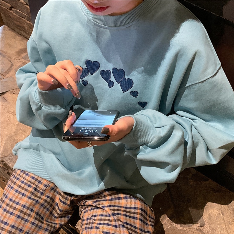 Áo thun tay dài cổ tròn dáng rộng in hình trái tim phong cách Hàn Quốc dễ thương cho nữ