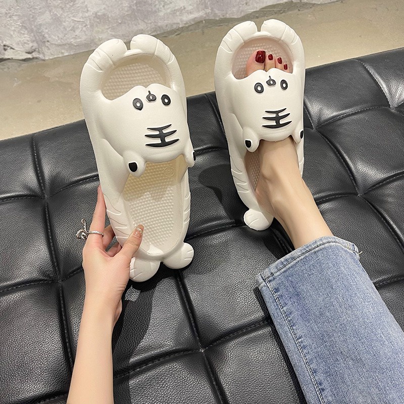 Dép bánh mì con hổ hottrend mang trong nhà, đi chơi, đi dạo đều xinh - TT384