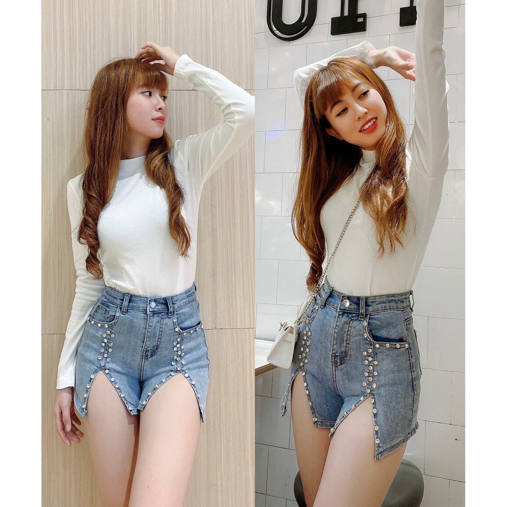Quần short jeans đính đá có xẻ tà
