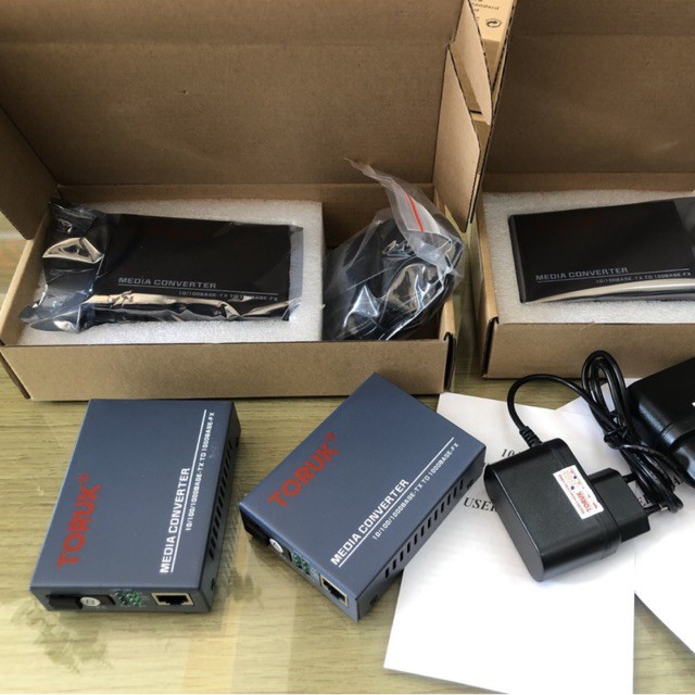 Bộ chuyển đổi quang - LAN 10/100Mps TORUK TR-100AB 1 sợi quang (1FO)  - Bộ gồm 2 chiếc HTB-3100A và 