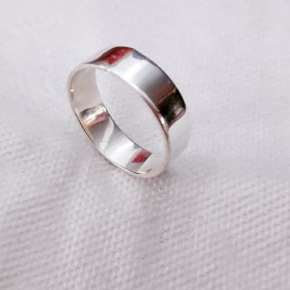 Nhẫn bóng đeo ngón trỏ và ngón cái