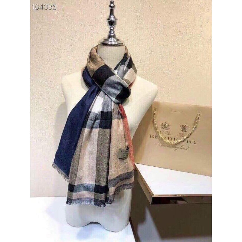 🎀KHĂN BURRBERY KẺ SỌC SIÊU SANG🎀