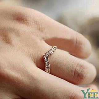 Nhẫn nữ thiết kế mặt chữ V đính đá thời trang